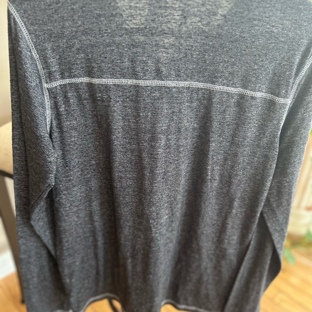 ** Men Hurley by Buckle - Grey LS 🔥🔥. Grey and lightweight. Sz small! - Picture 5 of 9